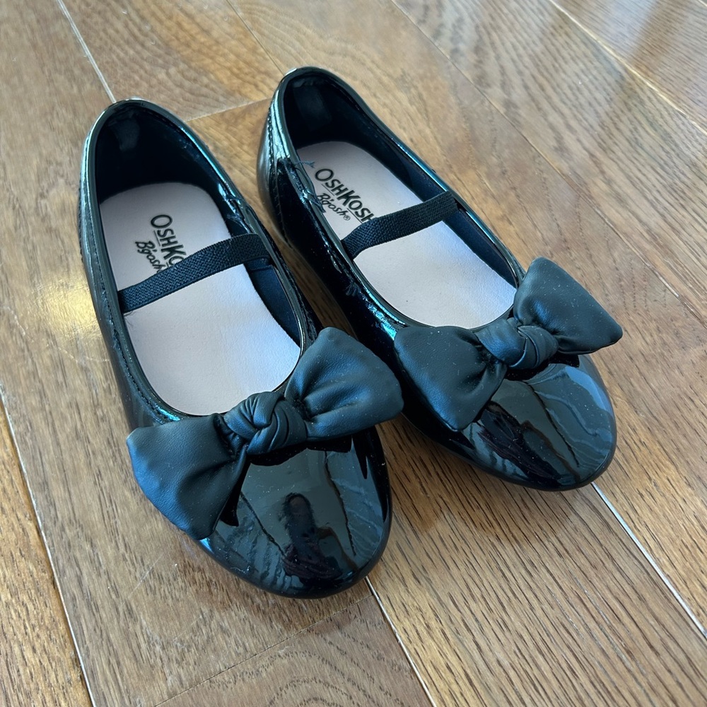 OshKosh B'gosh Black Patent Leather  Ballet Flats Size 9, Pet Free Smoke Free